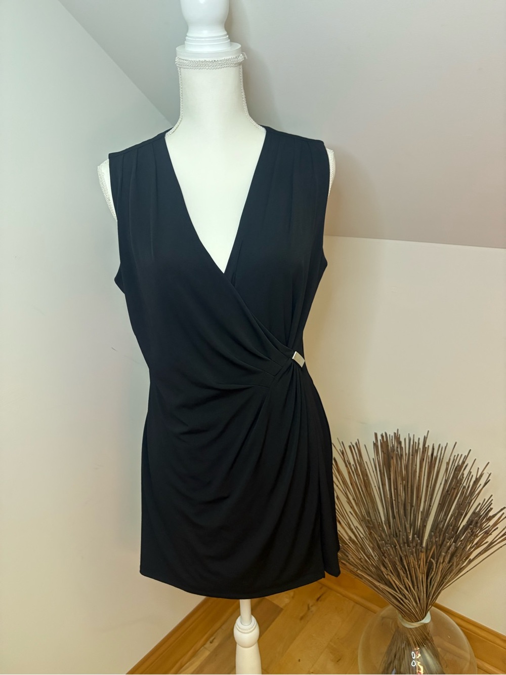 White House Blk Mkt Classic Black Sleeveless Wrap Dress Stretchy Sz M